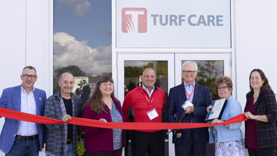 Left to Right: Lee Dale, Dan Fellini, Dale Genge, Tim Trimper (President, Turf Care), Paul McLean (CEO, Turf Care), Margaret Quirk (Mayor of Keswick), Naomi Davison